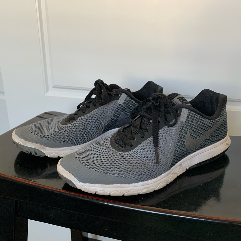 Nike tennis shoes